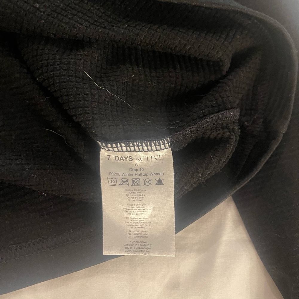 Revolve sweater - Picture 2 of 3